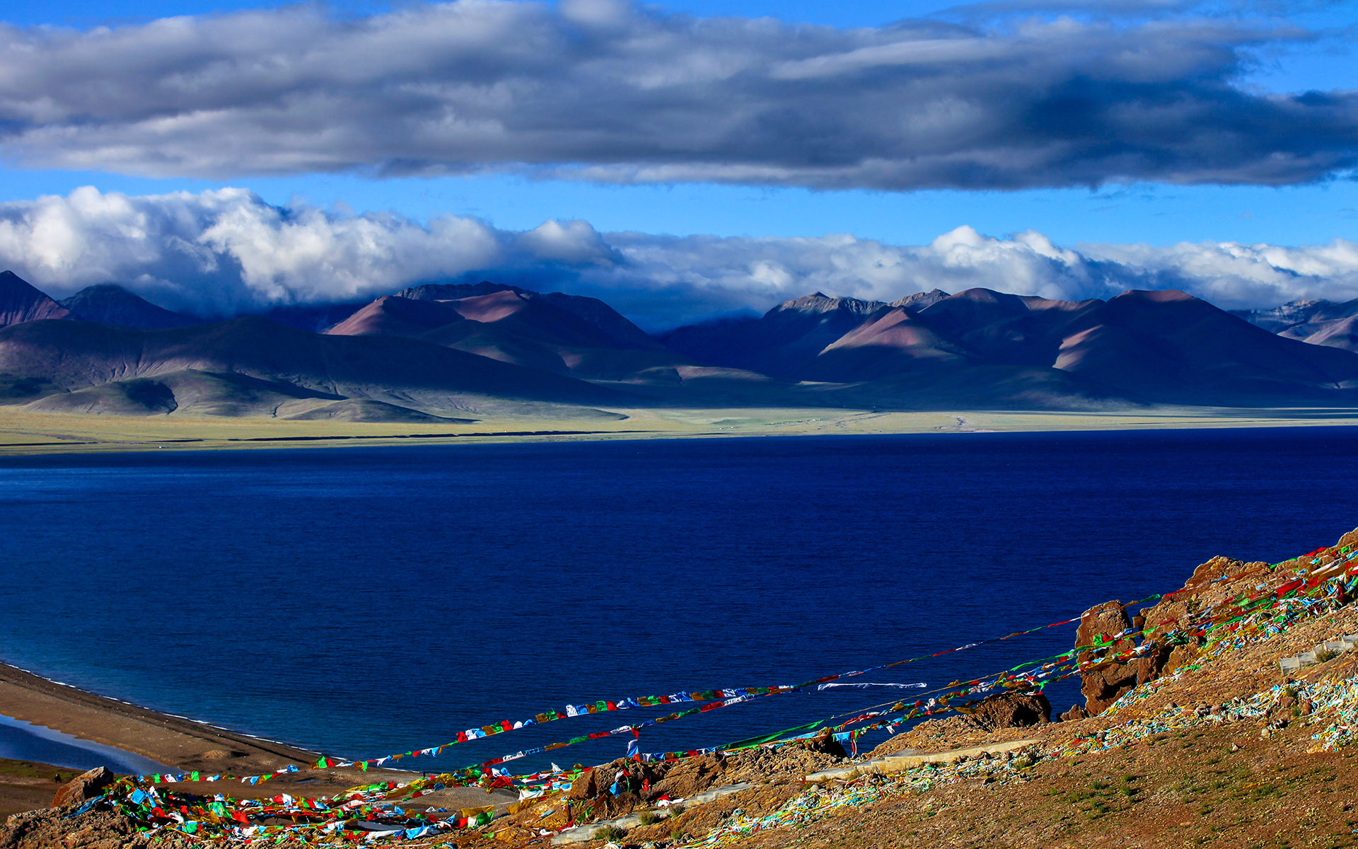 神秘高原的西藏，绝美风光与独特文化之旅