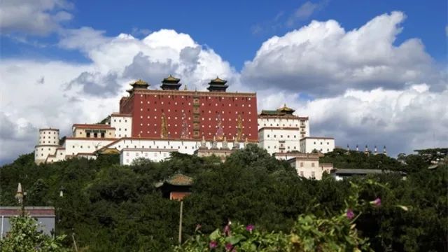 承德，燕山脚下古韵千年的古都风情